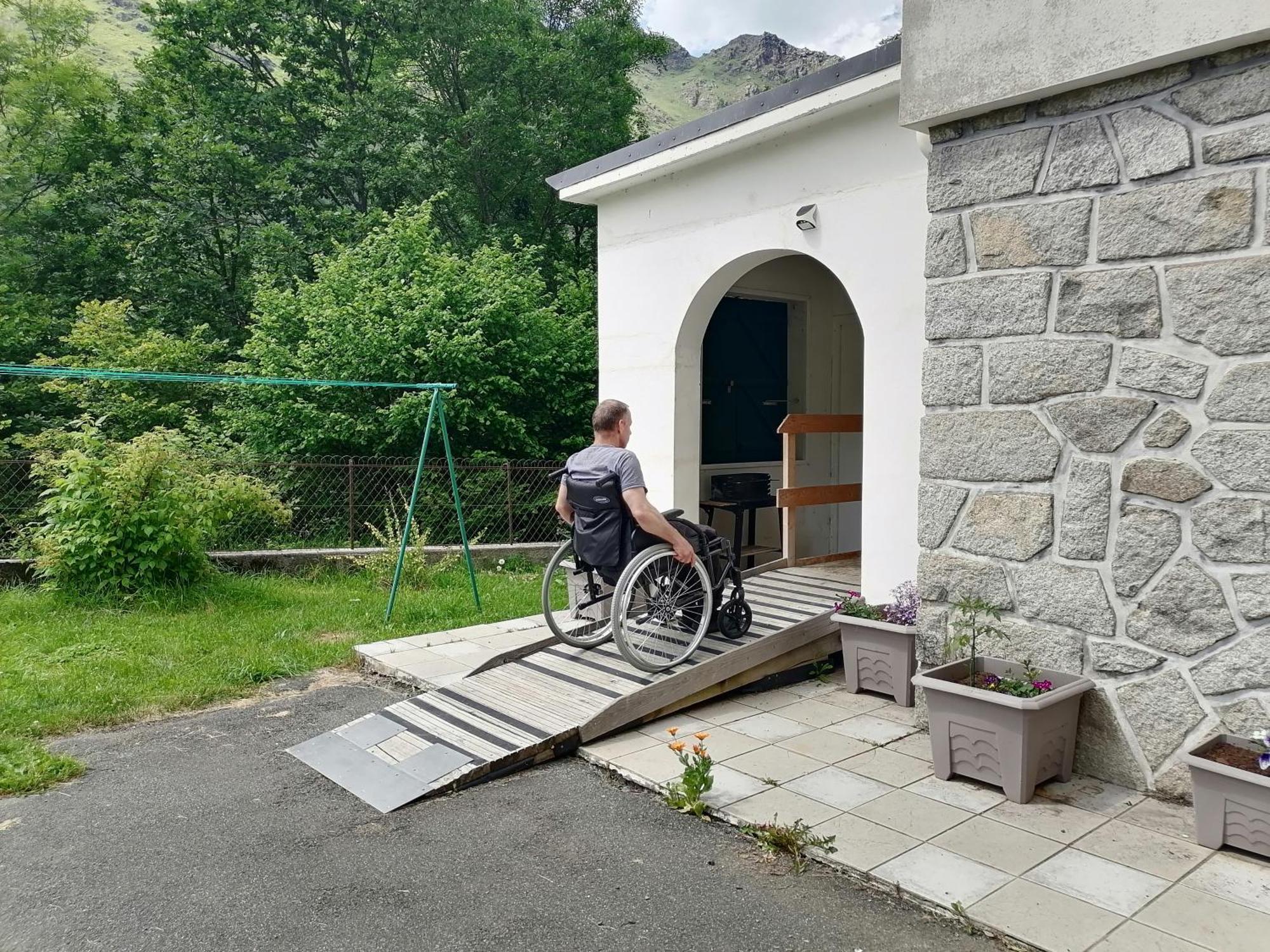 Aux D'Estaing Croises, Gite De Montagne Accessible A Tous 외부 사진